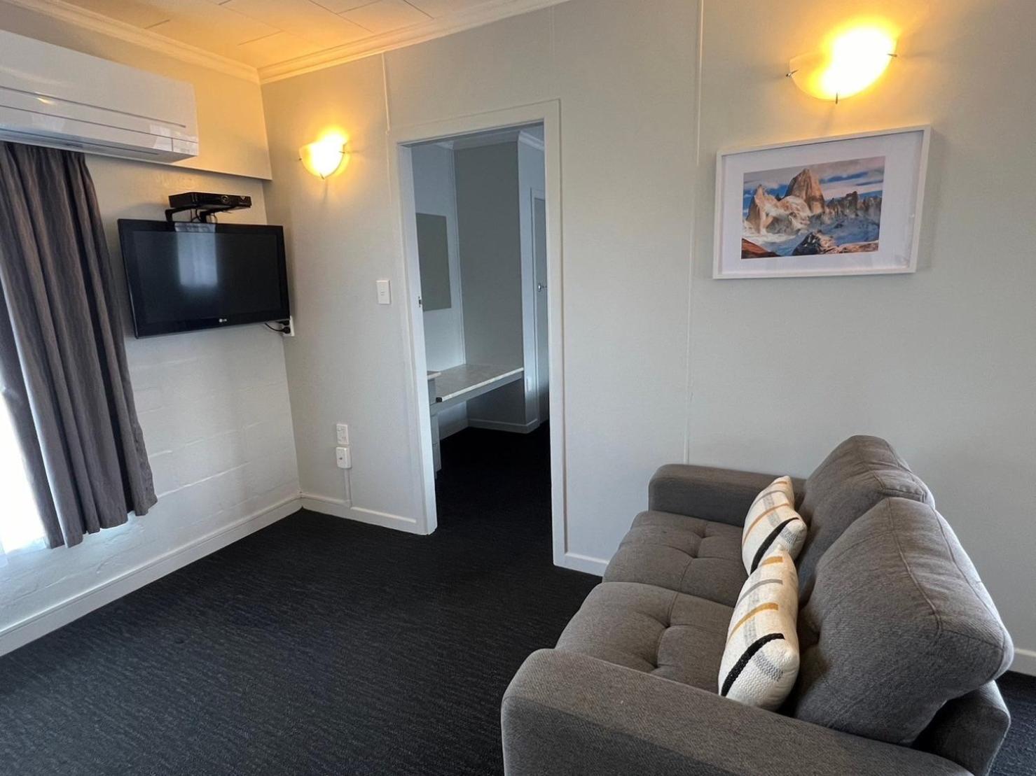 פאנגאריי Kensington Motel מראה חיצוני תמונה