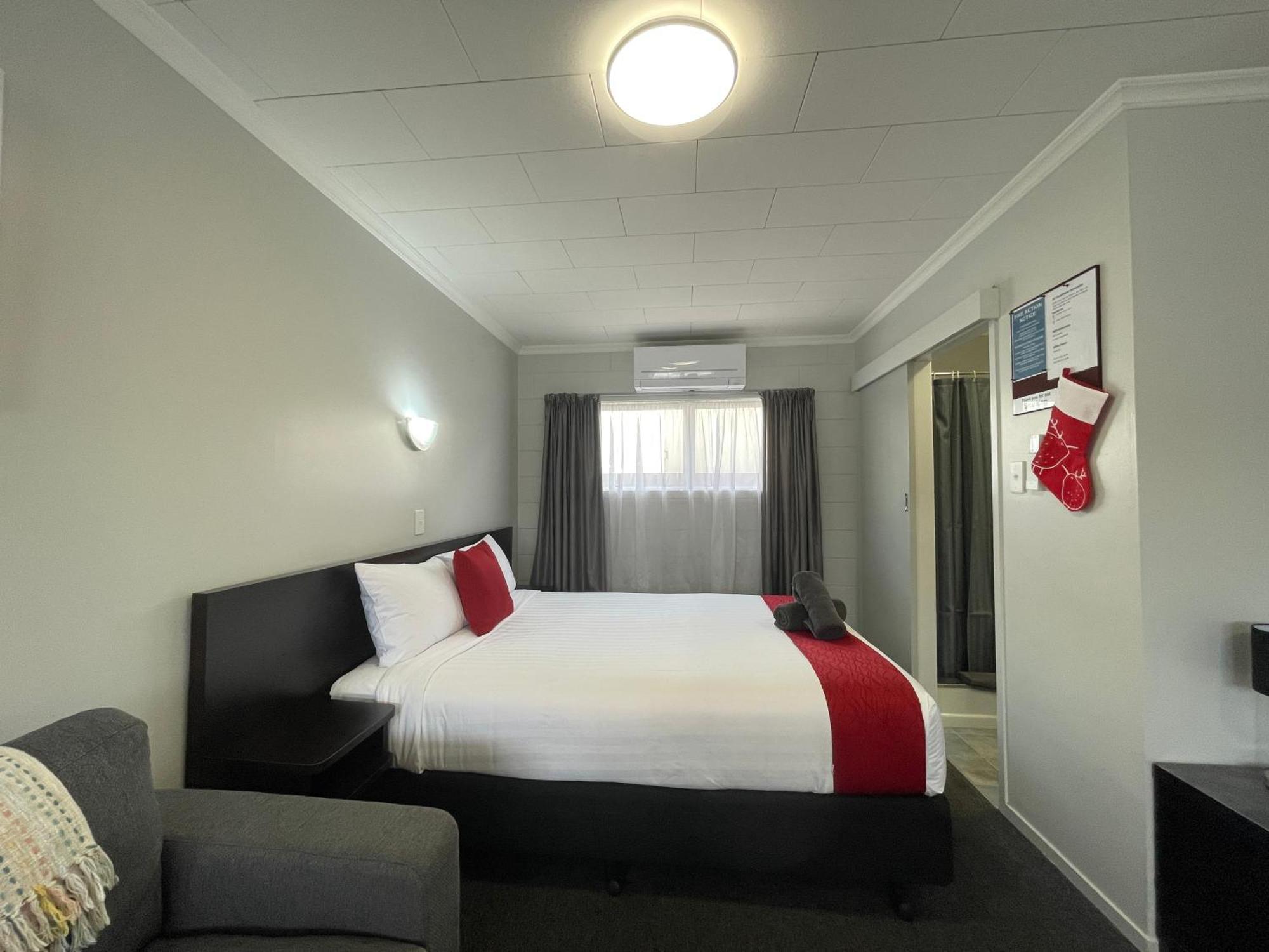פאנגאריי Kensington Motel מראה חיצוני תמונה